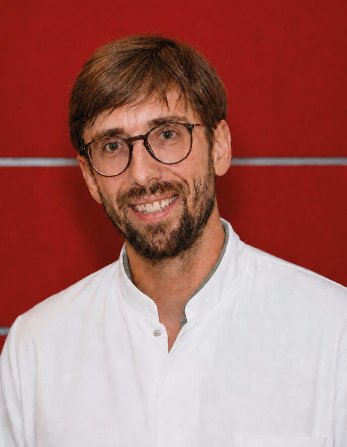 dr-benjamin-sass-crop-700x900-Center-c9-1679580444